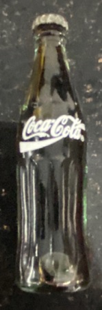 M06021-1 € 8,00 coca cola mini flesje met magneet.jpeg